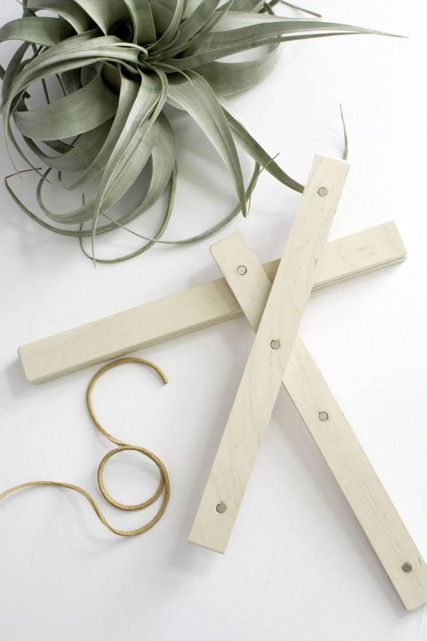 A Smaller Maple Hanger Frame | The Crafter's Box