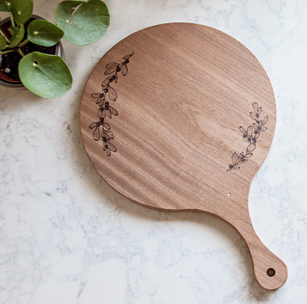 Sapele Round Cheeseboard | Wood Burning | The Crafter's Box