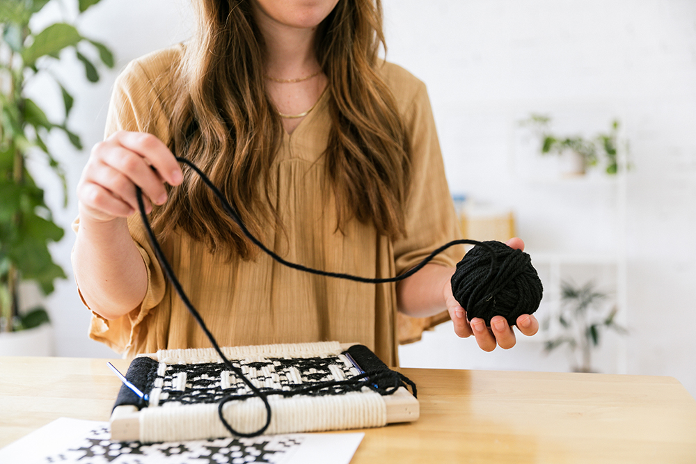 Frame Weaving | Lindsey Campbell | The Crafter's Box