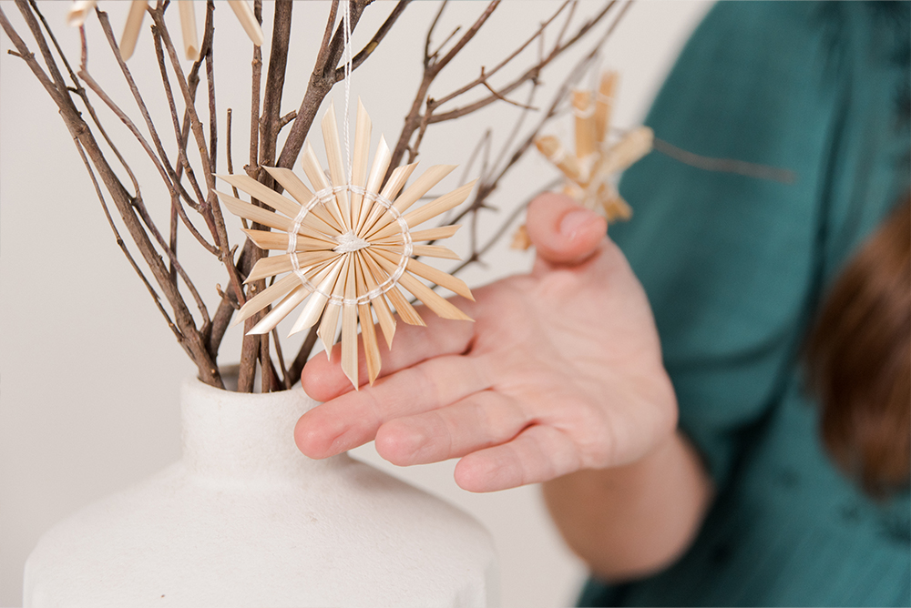 New Crafters Box: Strohsterne Straw Stars — Hello Hydrangea