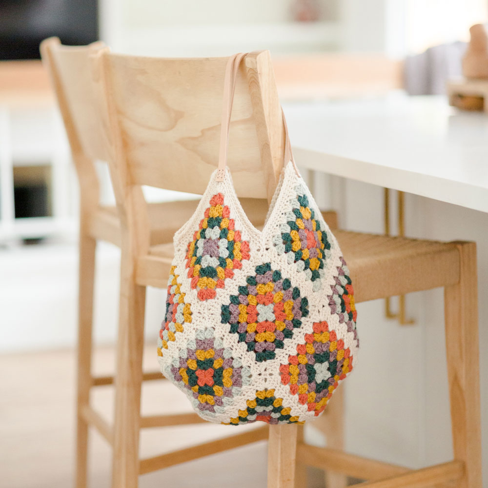 Granny squares tote bag Crochet pattern by Realm Designs | LoveCrafts