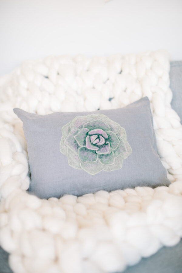 Echeveria Succulent Felted Pattern by Dani Ives | Crafter