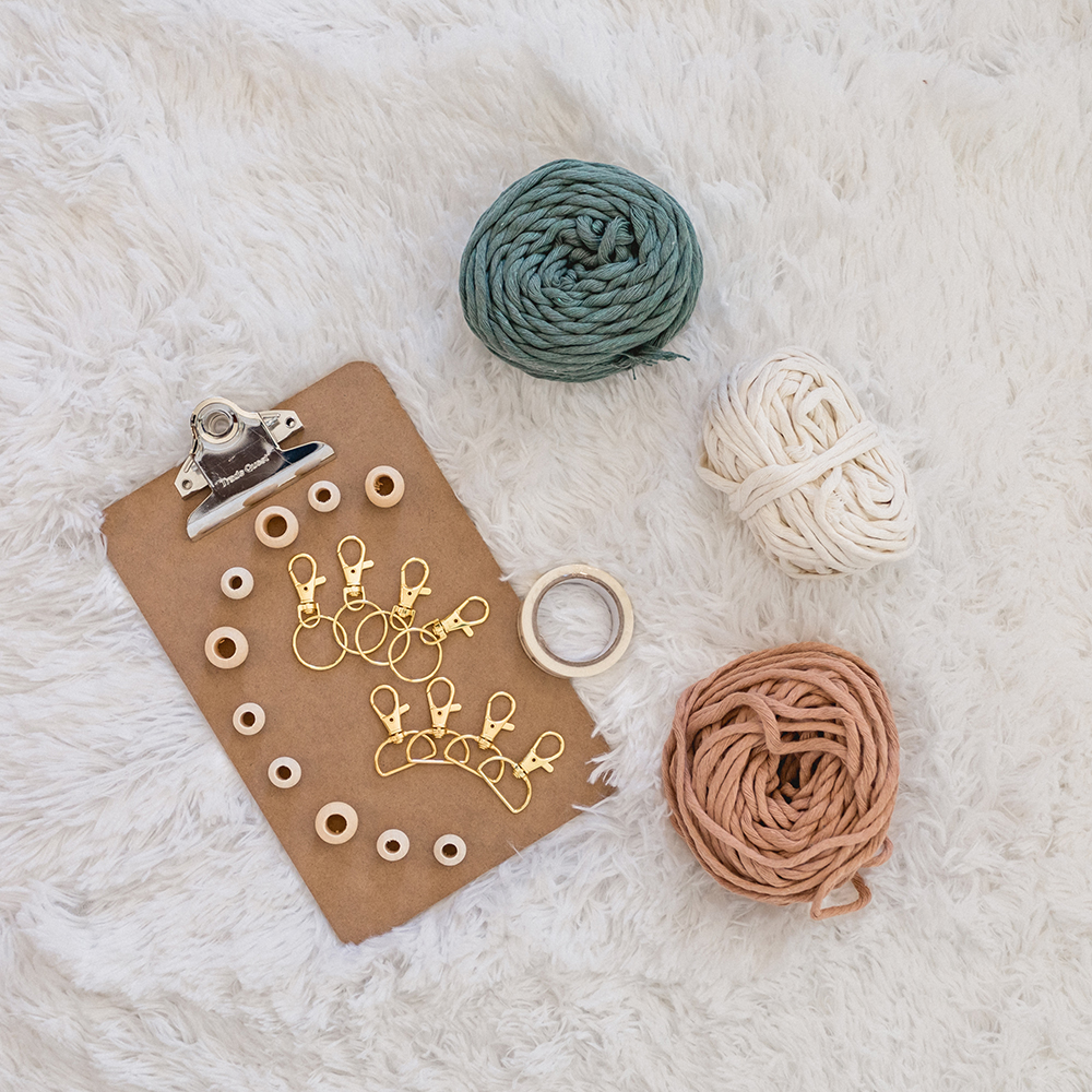 Macrame keychain kit【Macrame keychain kit】 - Shop CHRIS Art Studio  Knitting, Embroidery, Felted Wool & Sewing - Pinkoi