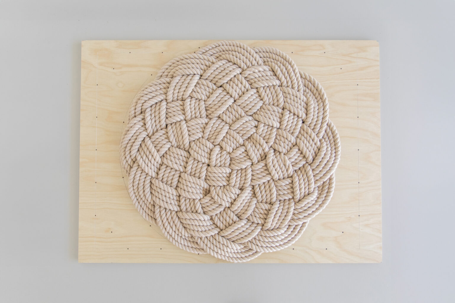 Rug Loom & Steel Pins | Crafter