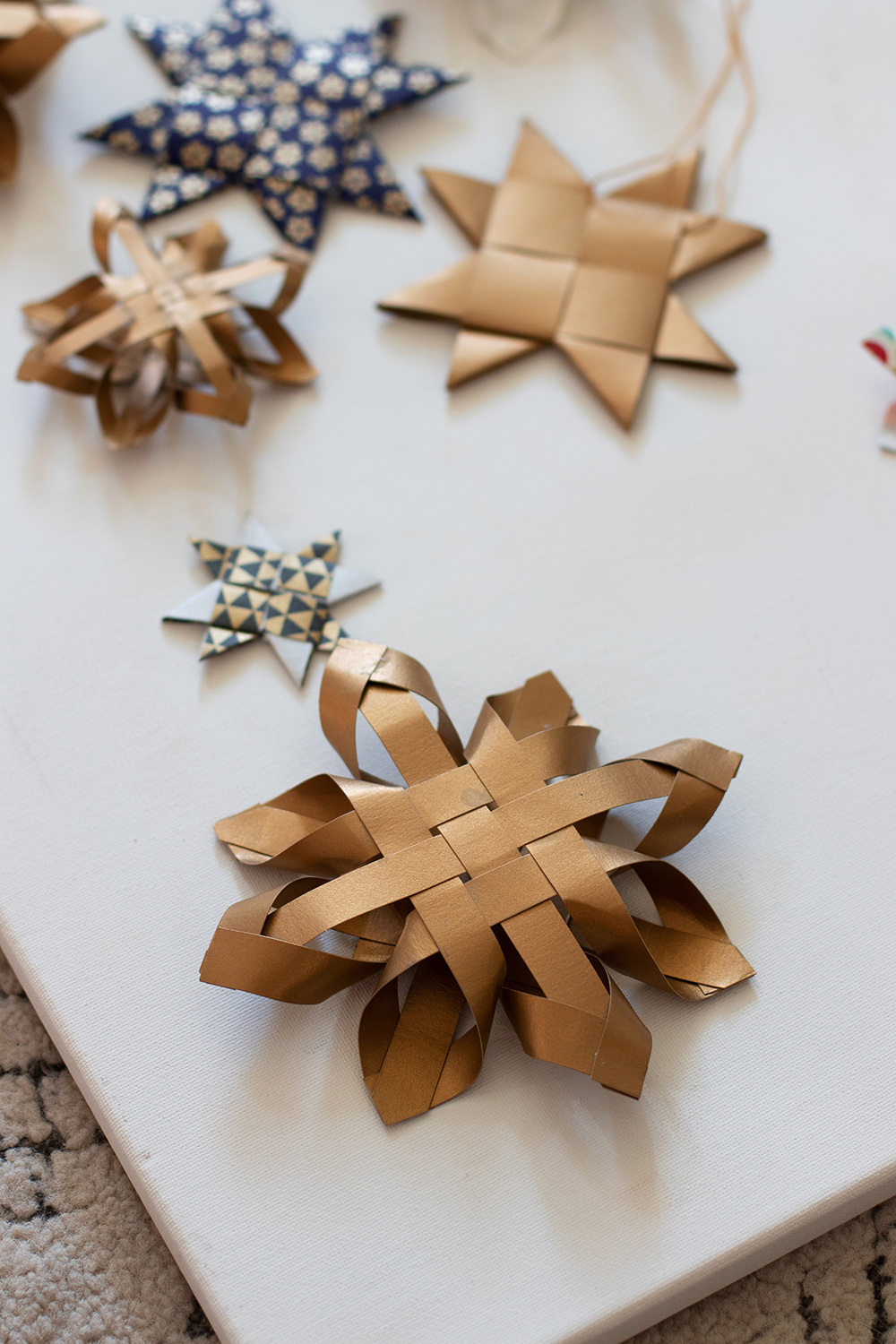 Woven Paper Stars | Lindsey Campbell | Crafter Kids