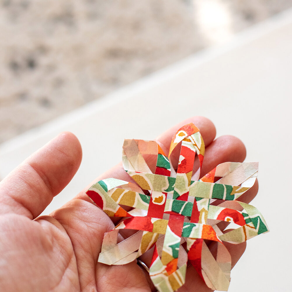 Woven Paper Stars | Lindsey Campbell | Crafter Kids