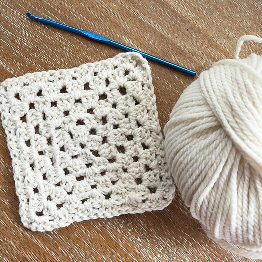 Crochet Granny Squares Bag Workshop by @elkbio | Crafter