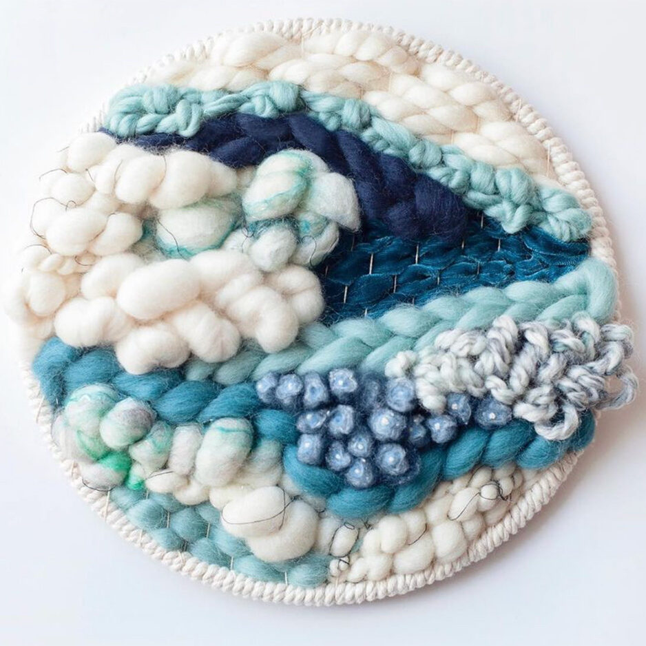 Circular Weaving with Wool Roving Workshop by @eversosweetdesigns | Crafter
