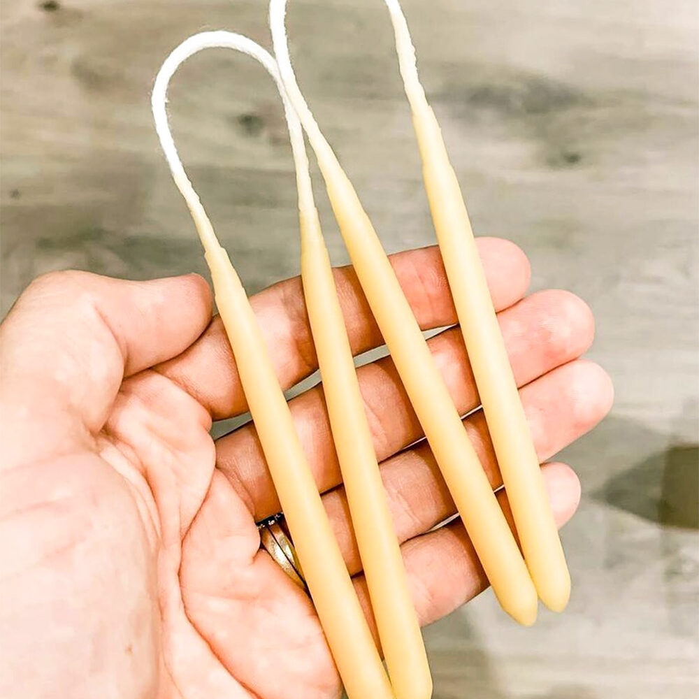 Hand-Dipped Beeswax Taper Candles Workshop by @mackenziesuemakes | Crafter