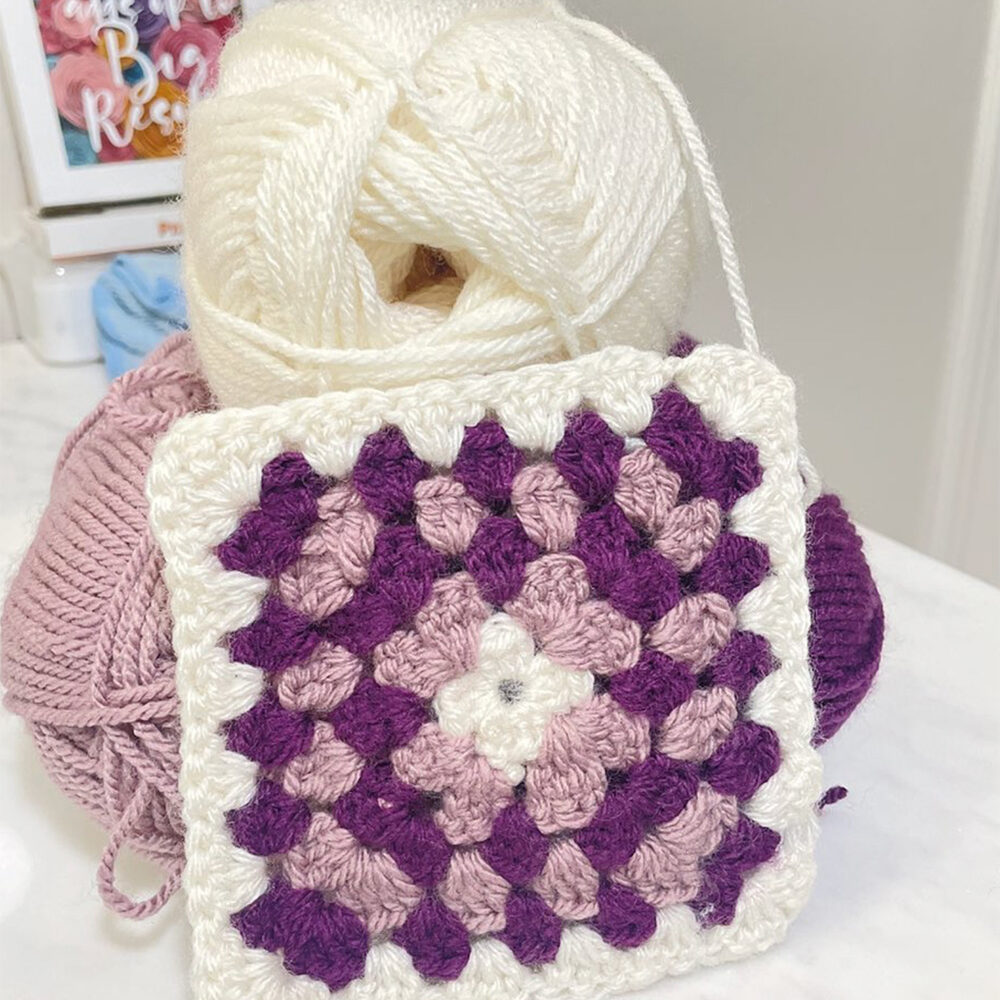 Crochet Granny Squares Bag Workshop by @rasi_creative_journey | Crafter
